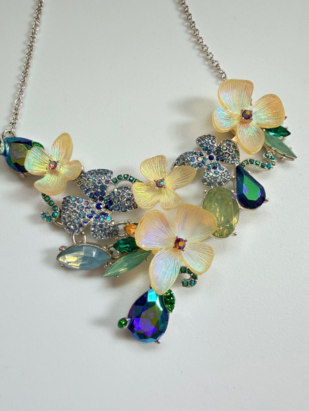 Stunning designer style swarovski crystal flower green blue white necklace.